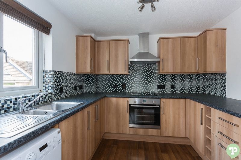 Spacious kitchen with white goods included